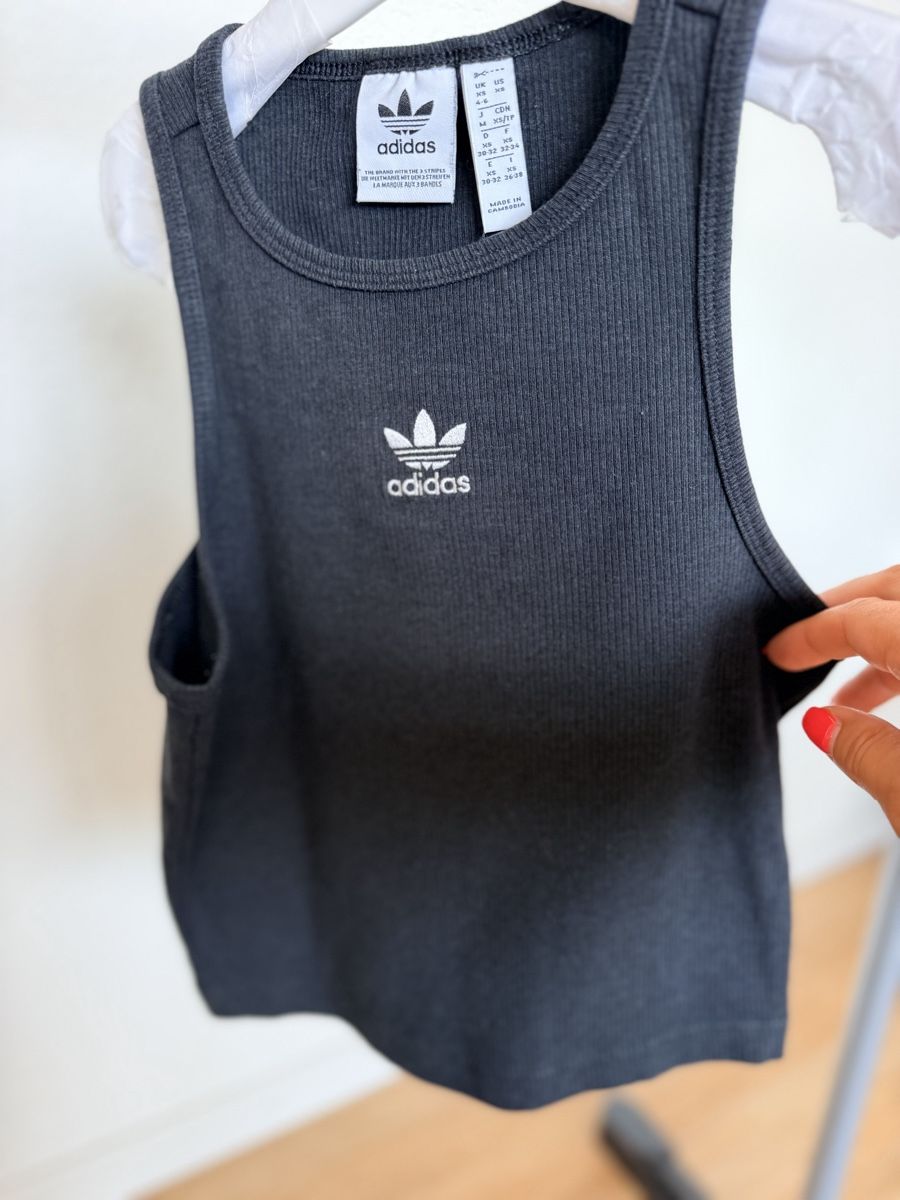 Adidas Top: Top adidas taille XS – Usato da Villars-le-Grand venduto da Eva_1986