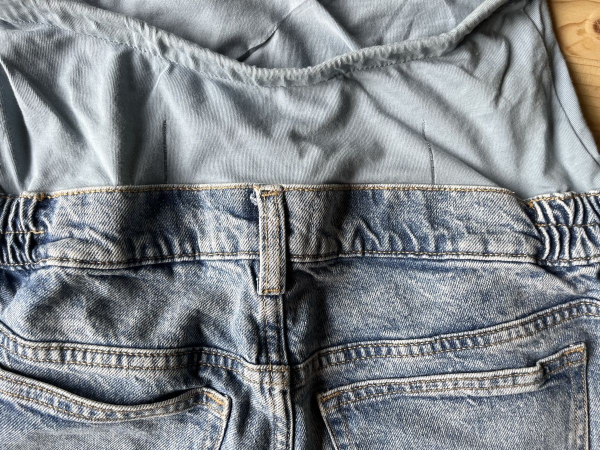 H&M Jeans: Schwangerschaftshosen Gr. S – Usato da Adelboden venduto da Jestil20 3