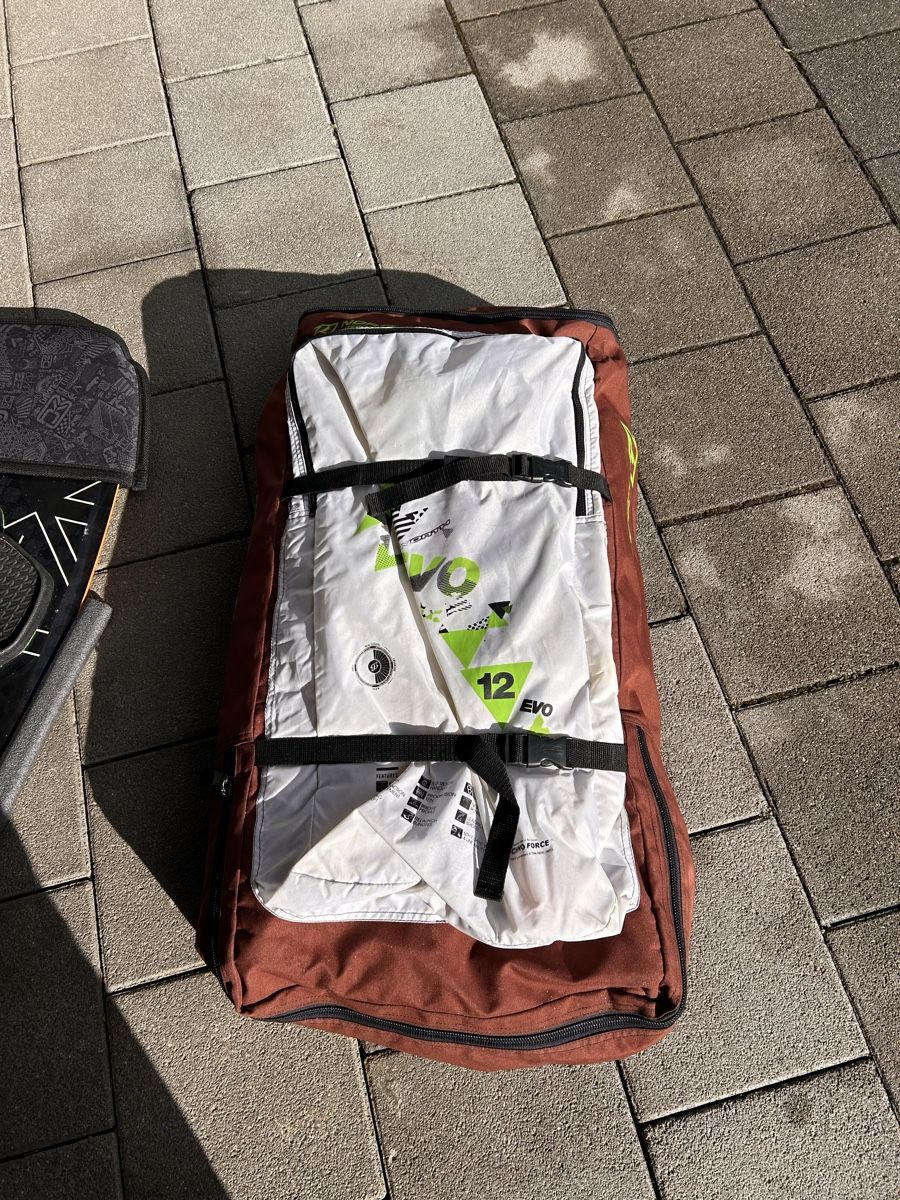North Kite: Kite North und Gin – Gebraucht aus Visp von ste_wcp9 1