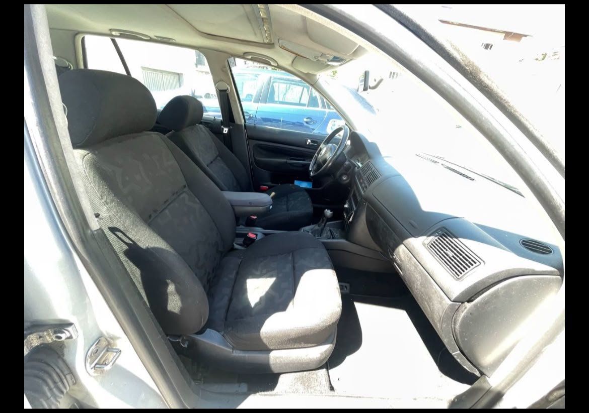 VW Automobili: VW GOLF 4  GTI V5 2.3 – Usato da Luzern venduto da khe_97cy 4