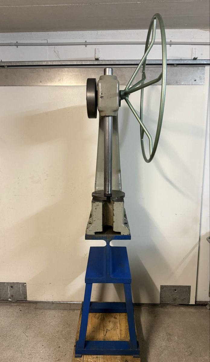 Weidemann Tutte le macchine: Dornpresse WEIDMANN Swiss – Usato da Sirnach venduto da S54Power
