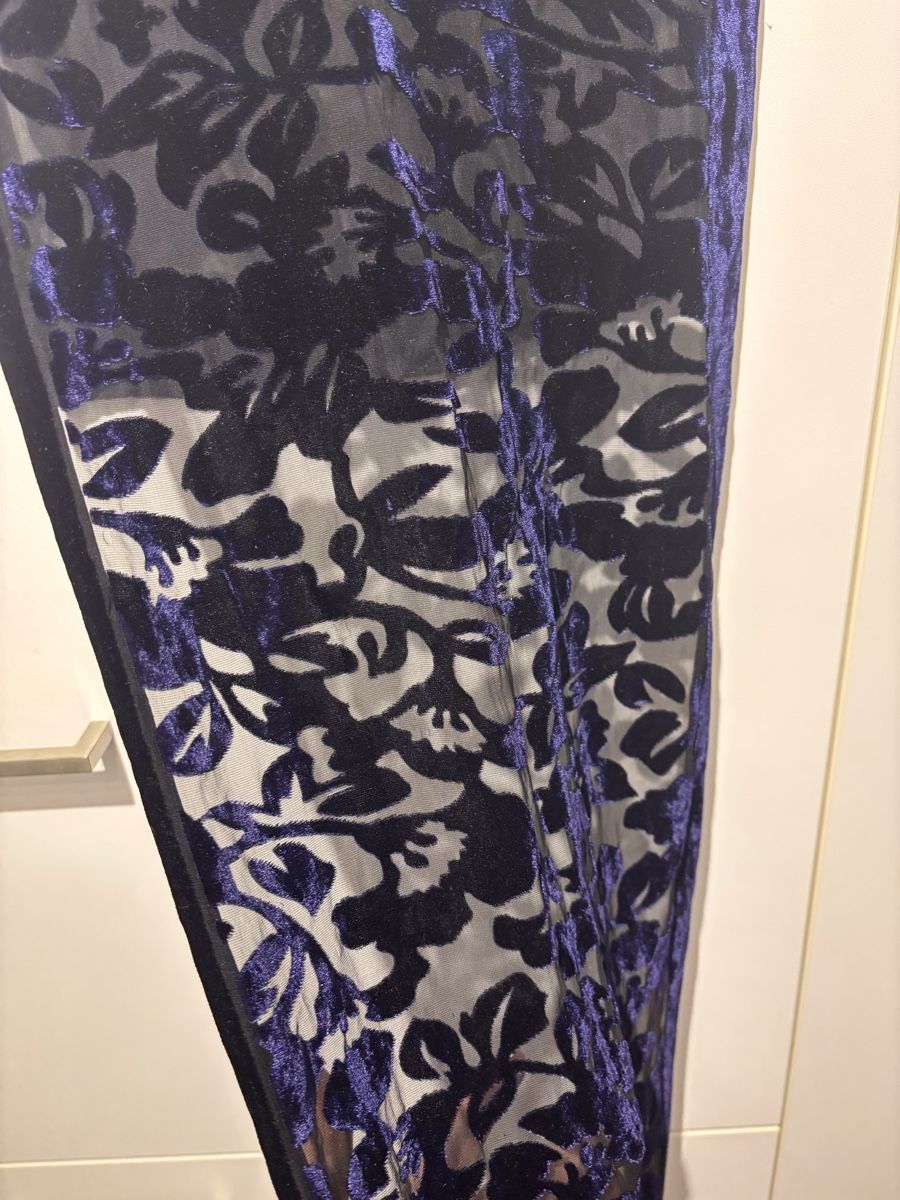 Foulard & Sciarpe: Damen Schal dunkelblau mit Blumenmuster Samt  – Usato da Baden venduto da peace_bluemli 2