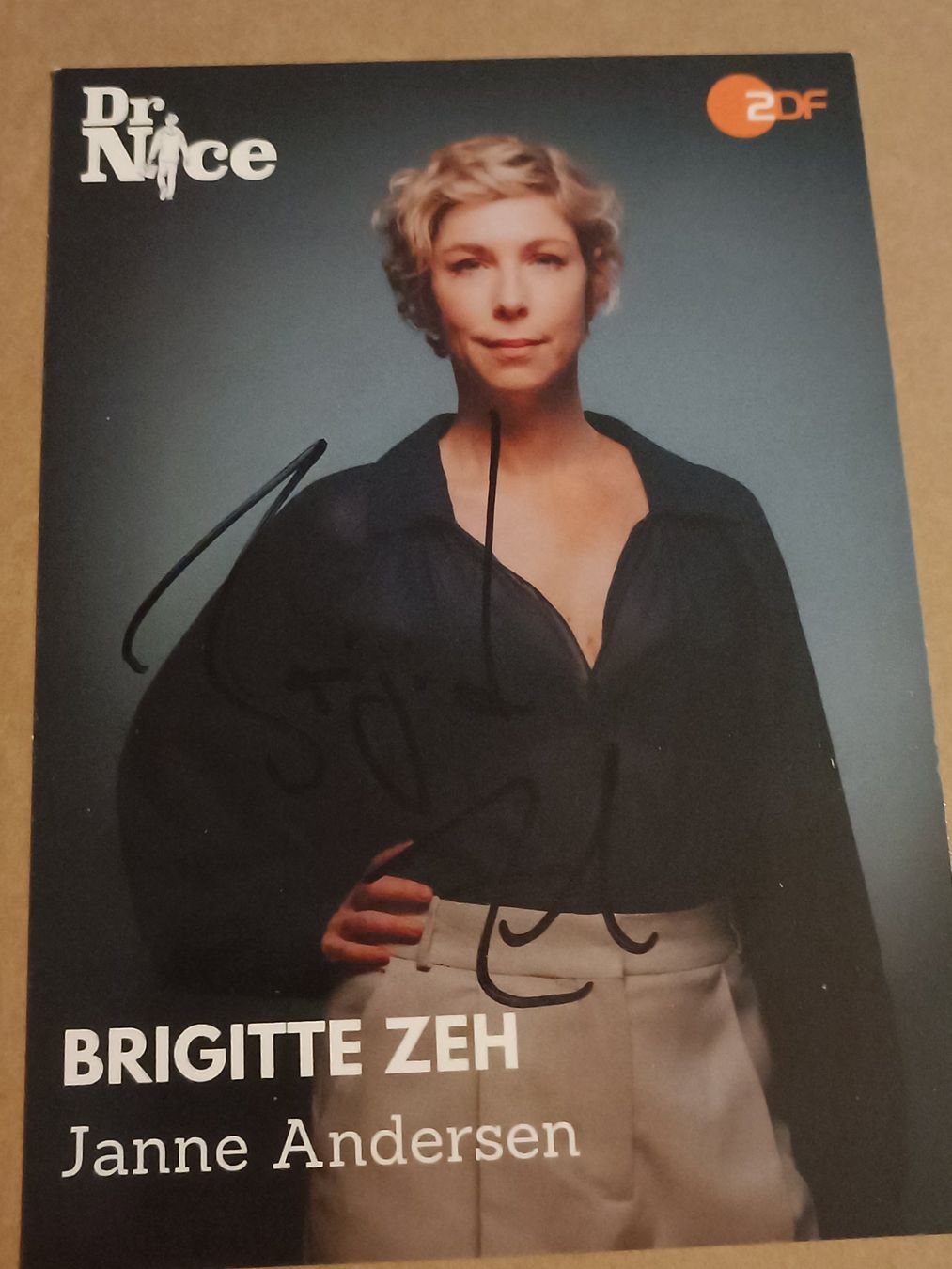 Autografi: Brigitte Zeh - handsignierte Autogrammkarte Dr. Nice – Usato da Menziken venduto da Artographs