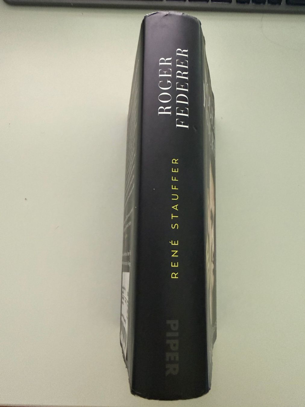 Libri: Buch - Roger Federer - Die Biographie - René Stauffer – Usato da Rapperswil SG venduto da movingpictures 2