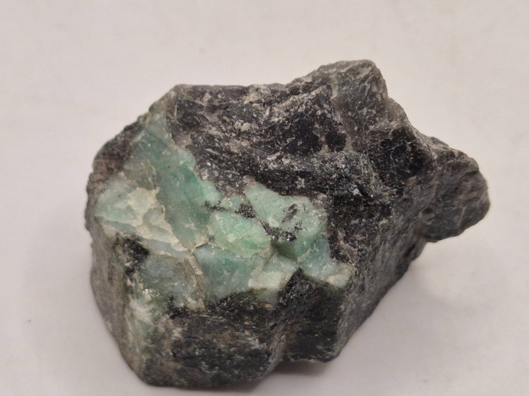 Minerali & Pietre curative: Smaragd roh in Muttergestein (54) – Nuovo e nell'imballaggio originale da Winterthur venduto da LukasMineralienOase