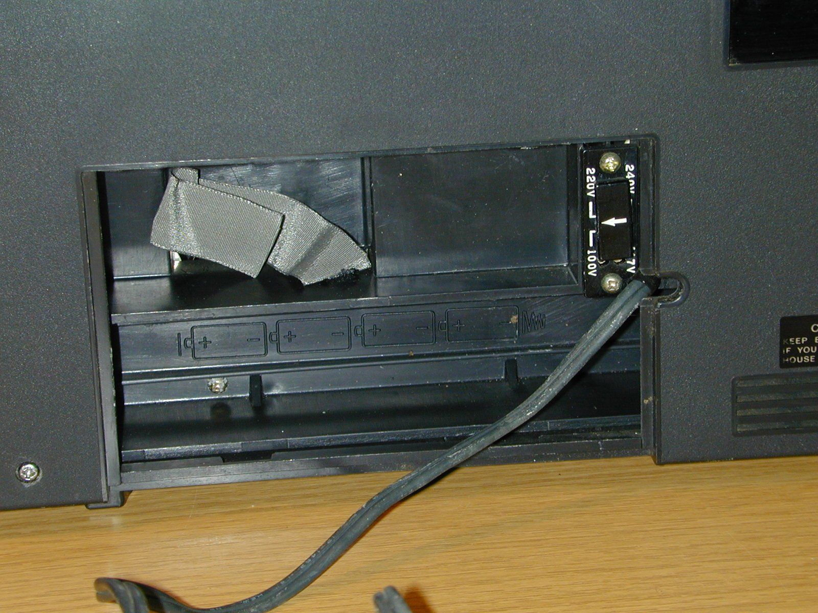 Sony Radio: SONY Weltempfänger Solid State Mod. TR 1300 SAMMLERSTÜCK – Usato da Oberursel venduto da swinger-ecki 6