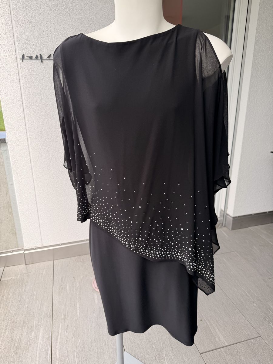 Vestiti: Kleid schwarz Grösse 42 mit Steinbesatz Wallis – Usato da Biberist venduto da Mi58
