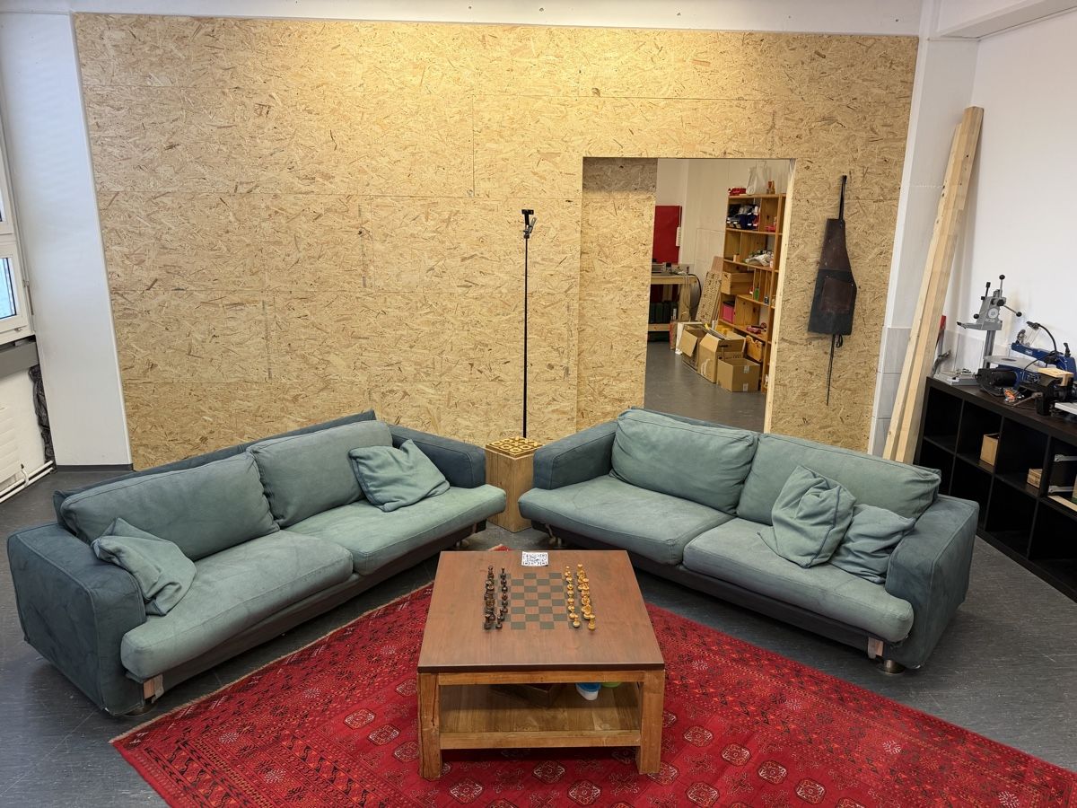 Sofas: Zwei Sofas grün gebraucht – Gebraucht aus Watt von Sellpoint