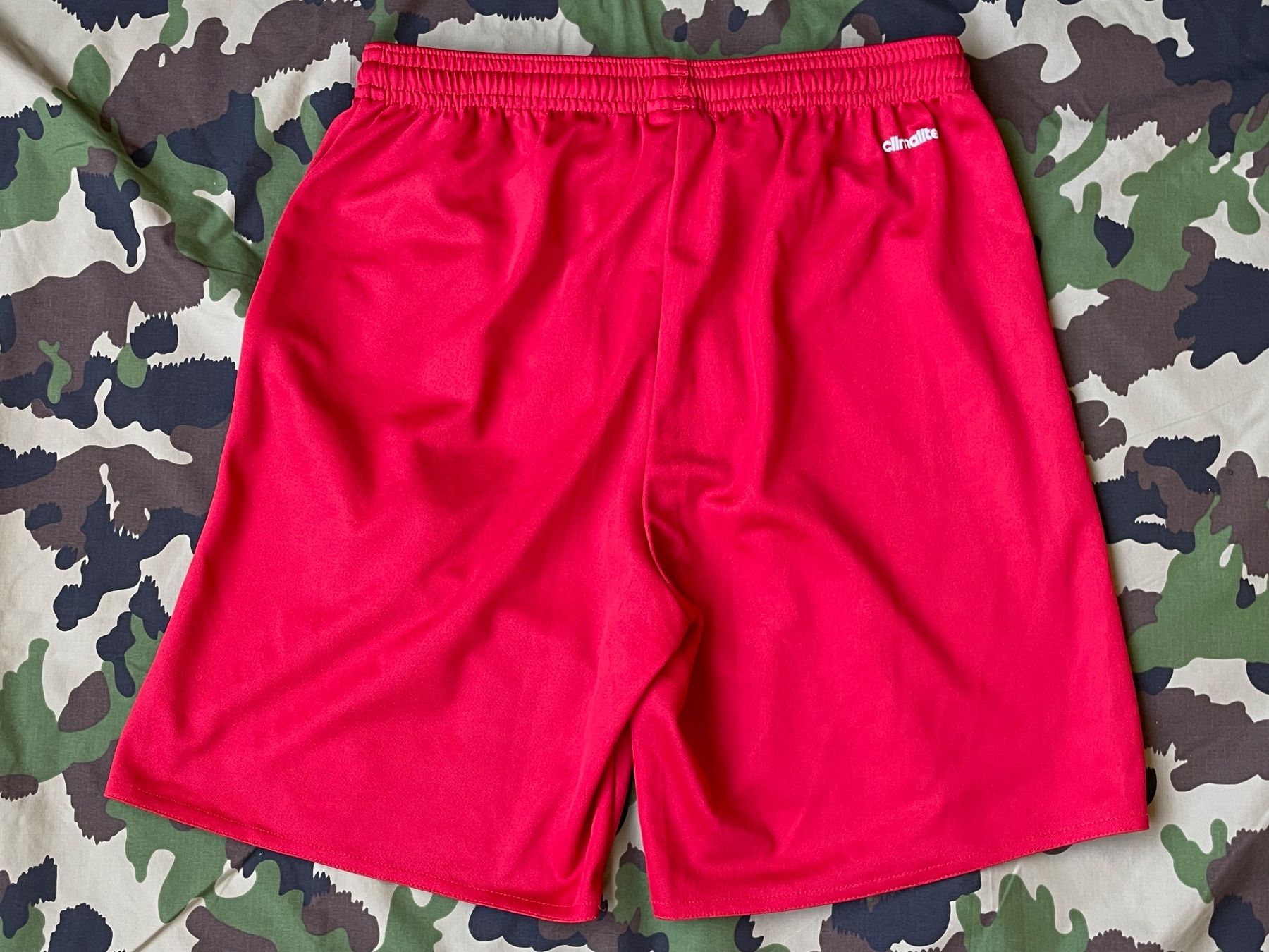 Adidas Pantaloni: 2017 Adidas Short Sz S – Usato da Zürich venduto da le_souk 1