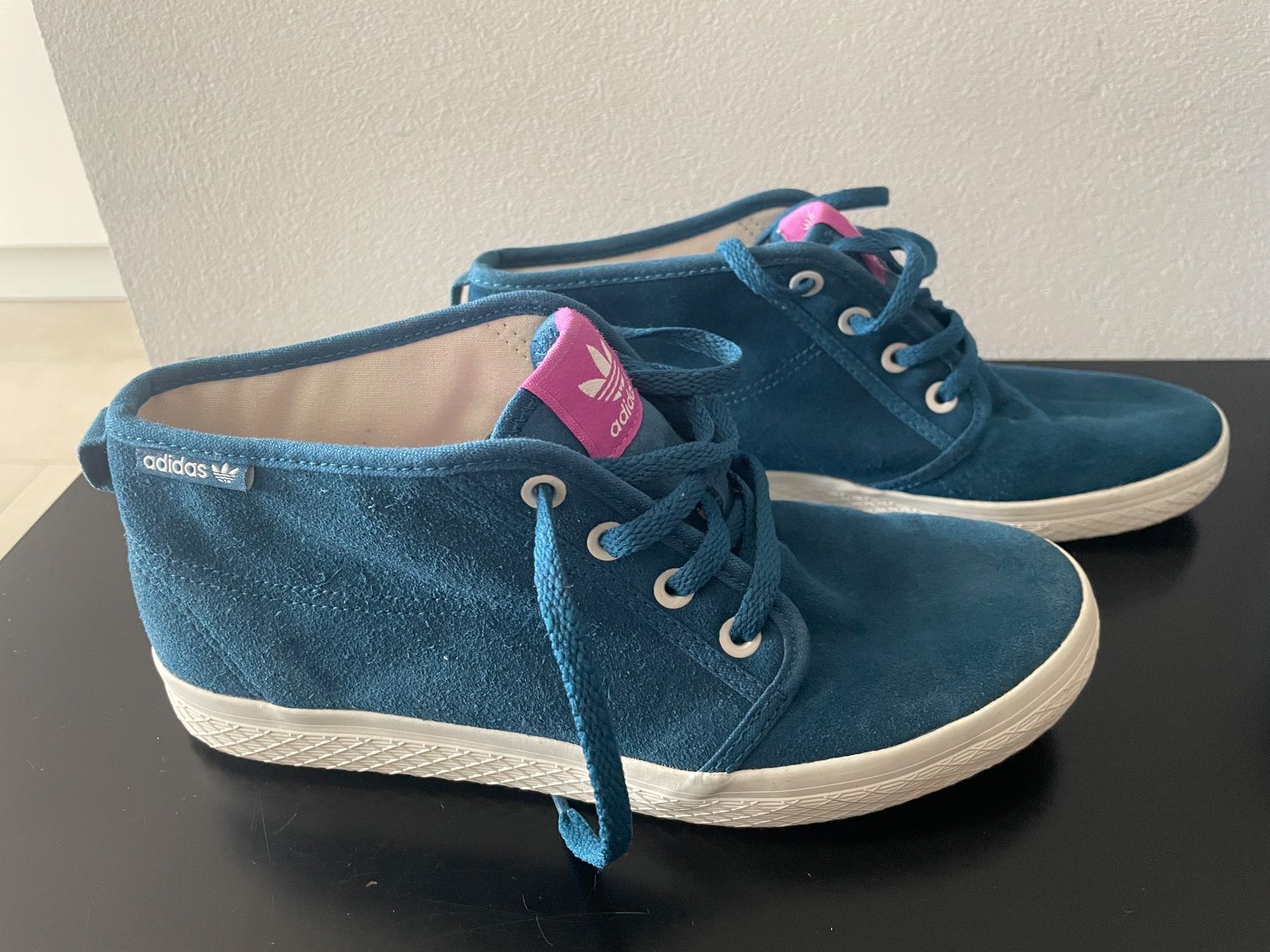 Scarpe da donna: Sneaker adidas 39EU – Usato da Gland venduto da sib_dv9r