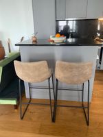 Barhocker mit Stoff bezogen in Zürich 8005