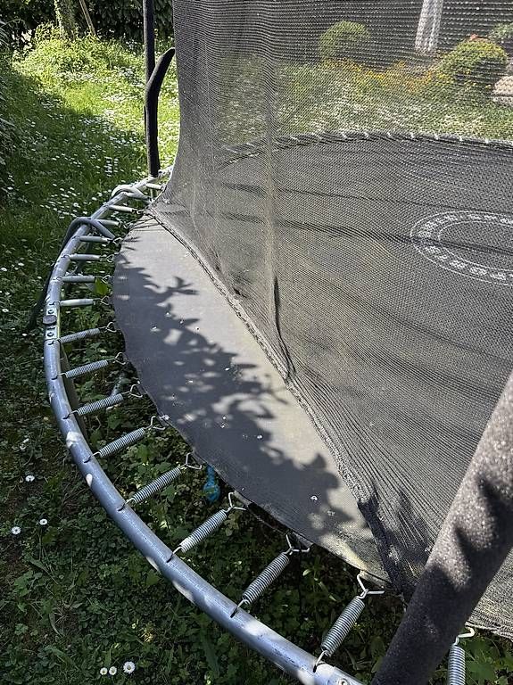 Trampolini: Trampoline de jardin – Usato da Gland venduto da fzarur 2