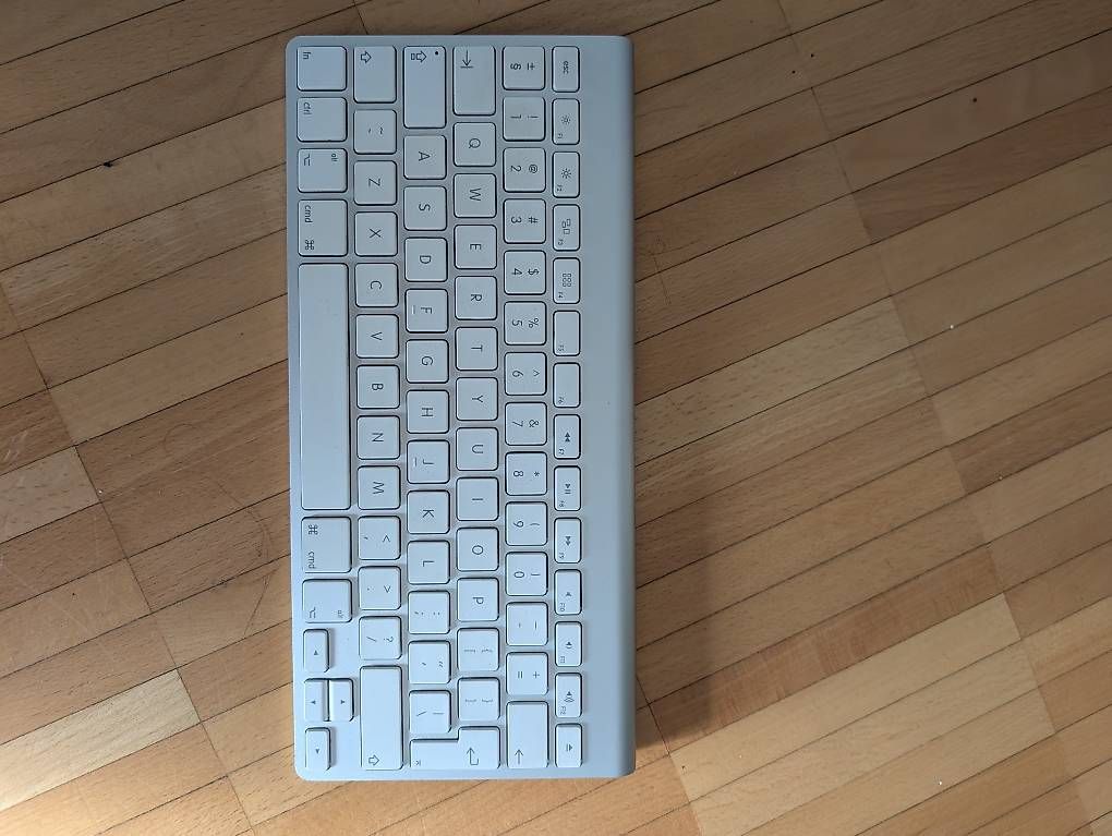 Claviers: Apple Wireless Keyboard A1314 – D'occasion à Zürich par kopanskk 3