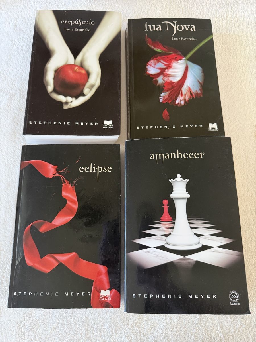 Libri: Twilight Saga, Komplett, 4 Bände, Stephenie Meyer – Nuovo (secondo la descrizione) da Au ZH venduto da FMRF