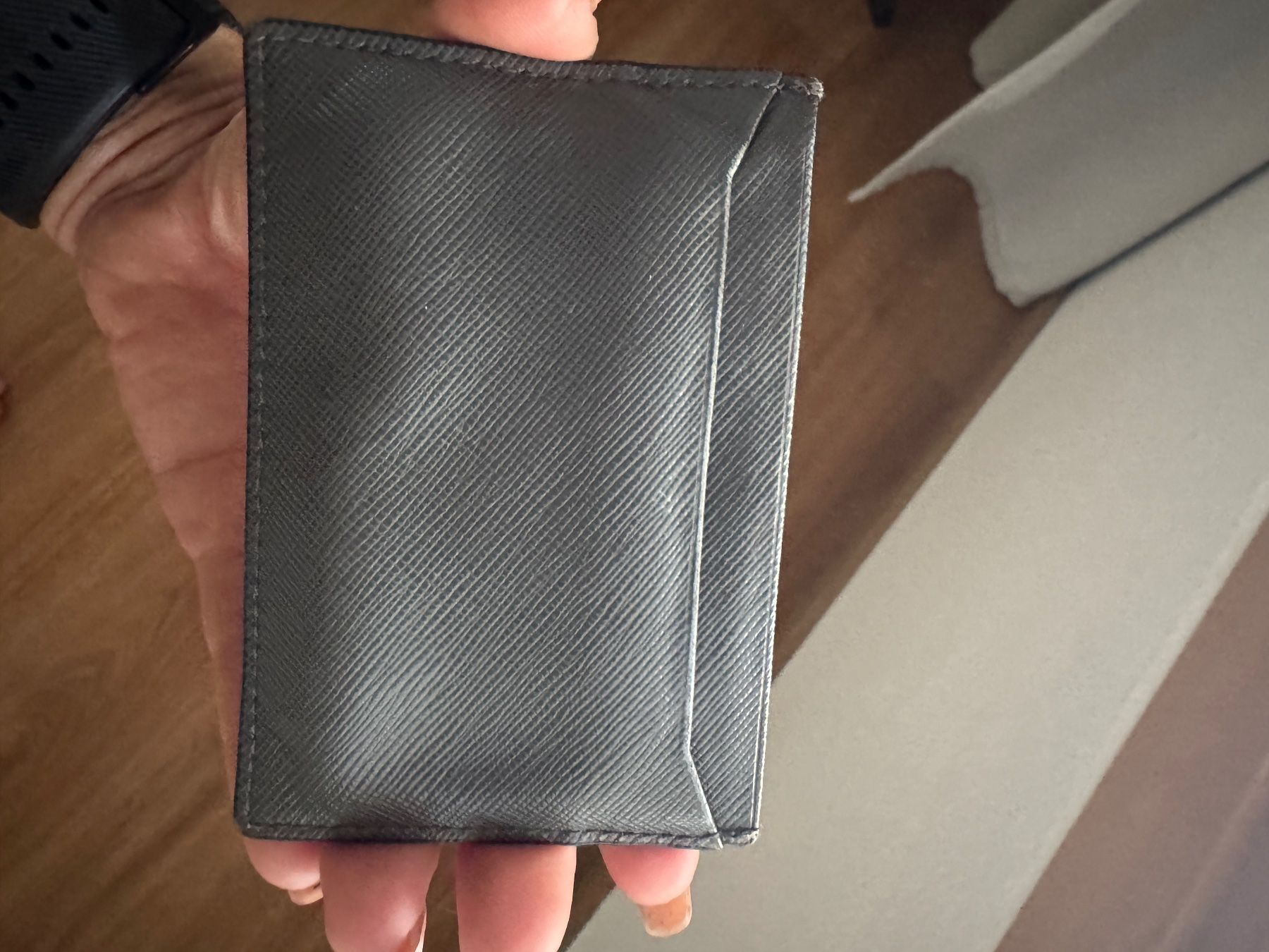 Prada Portafogli: Orginal Prada Kartenbrieftasche (Preis Verhandelbar) – Usato da Scuol venduto da SilvanaE14 1