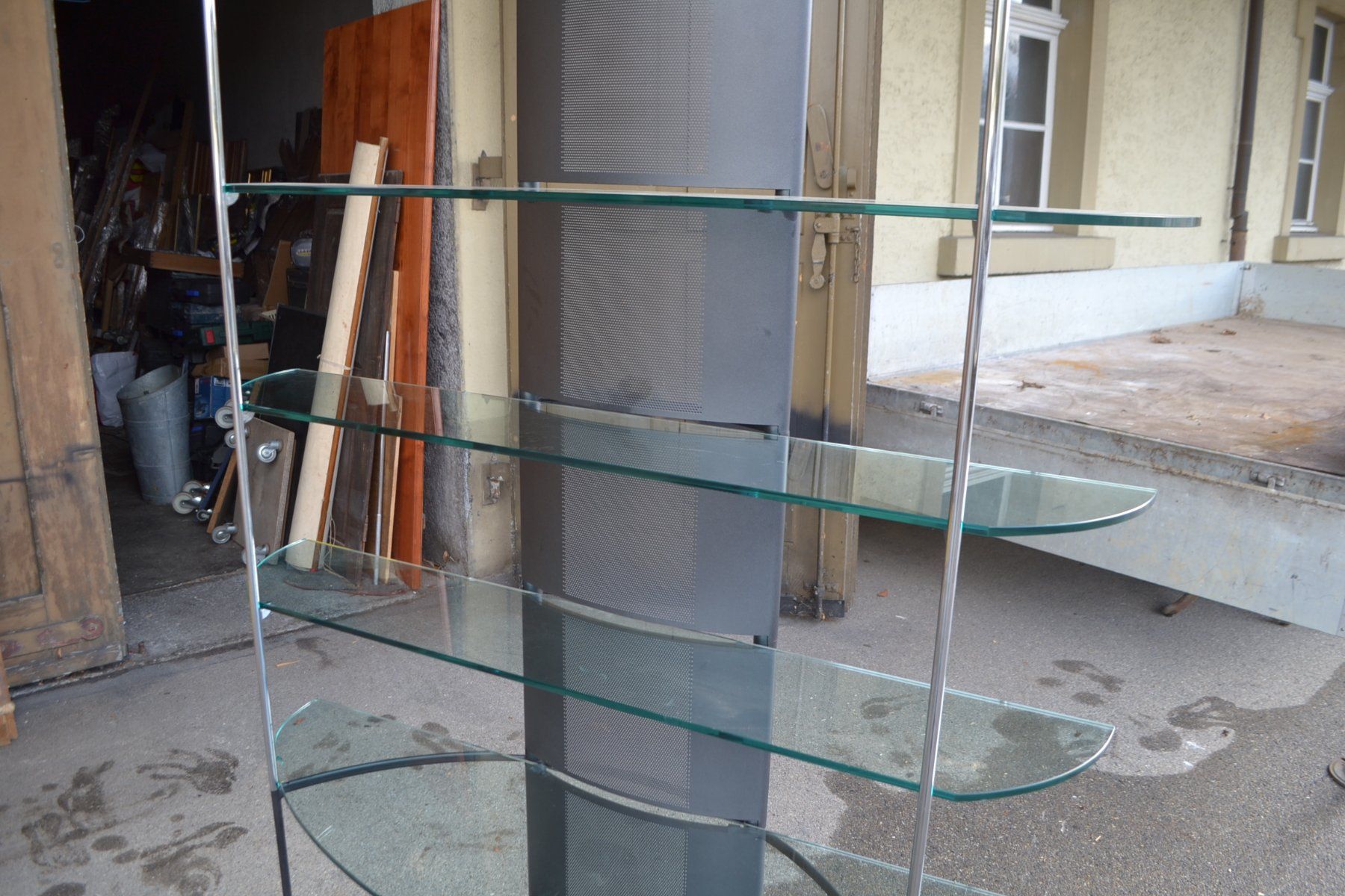 Regale: Glasregal, Halbrunde Form, Schwarz,  Design – Gebraucht aus Wil SG von Athi 7