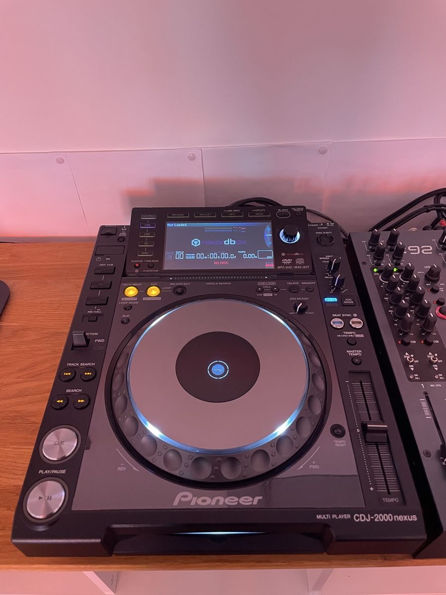 Console di mixaggio: 2x CDJ 2000 Nexus + 1x Xone 92 – Usato da Bern venduto da Jos_TR8S 1