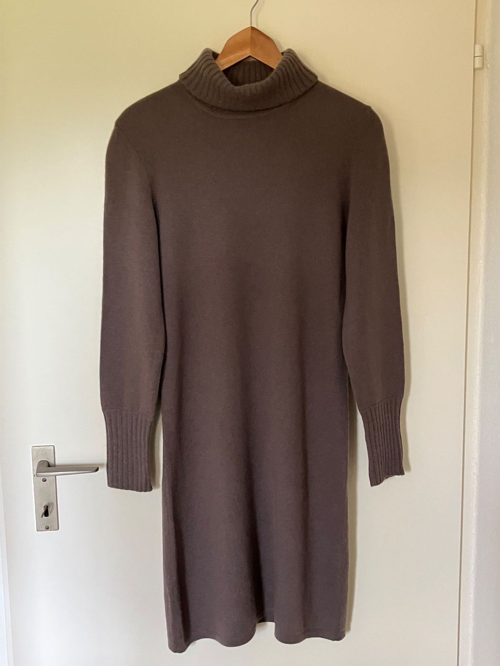 Vestiti: Kaschmir-Strickkleid Gr. 36/38 Farbe schlamm-olivfarben – Usato da Unterägeri venduto da Jacky91