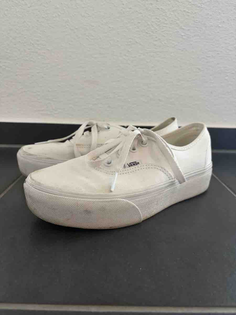 Vans Chaussures femmes: Vans Plateau Sneaker – D'occasion à Fislisbach par jil_67kt