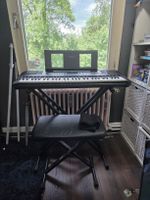 Yamaha PSR-E273: 61-key portable Keyboard für Anfänger 