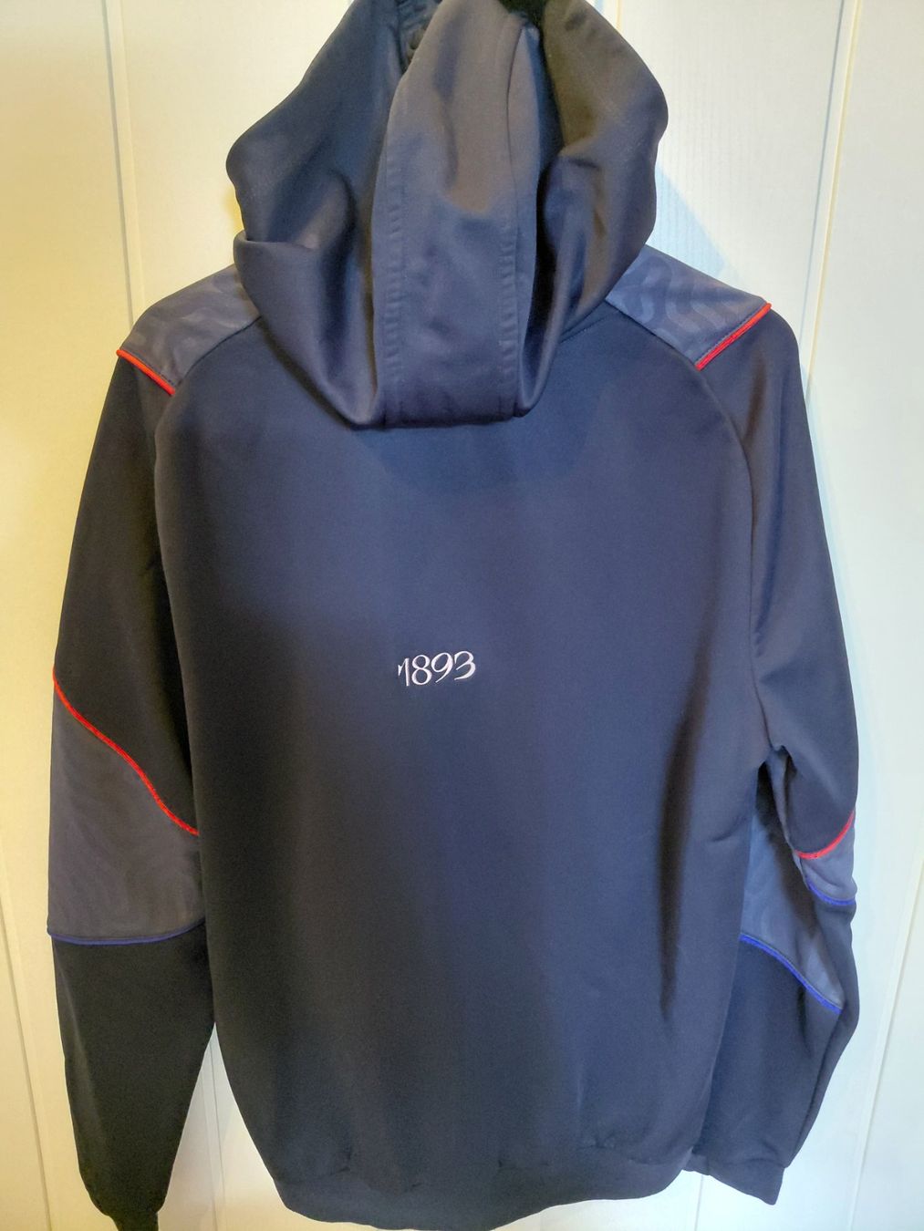 Giacche: FC Basel Trainings Jacke – Usato da Roggwil BE venduto da Schlifer01 1
