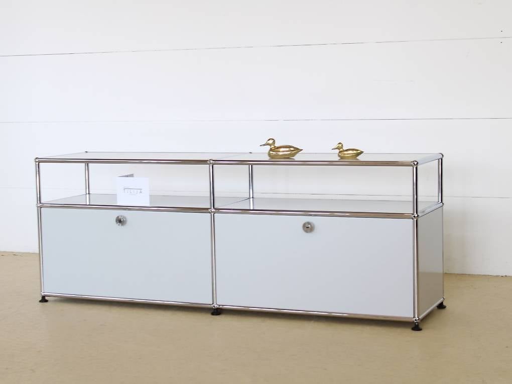 Cassettiere: USM Lowboard Lichtgrau – Usato da Meinisberg venduto da atelier_TILIJA