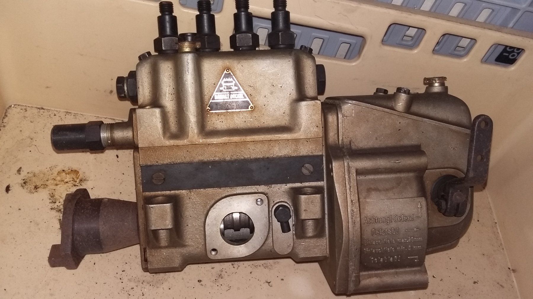 Saurer Alle Ersatzteile: 4 Zylinder Oldtimer Einspritzpumpe Scintilla? Bauart Deckel – Gebraucht aus DULLIKEN von Lerchclassicdulliken
