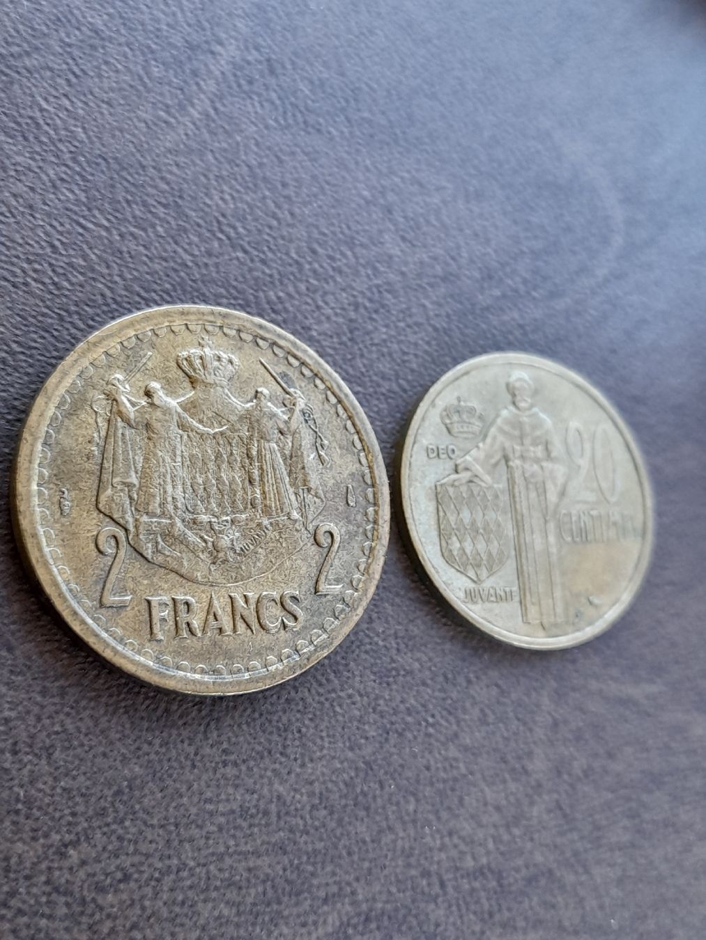 Tutti le monete: Monaco 2 Francs 1945 & 10 Cent 1962 – Usato da Basel venduto da Basel_20 3