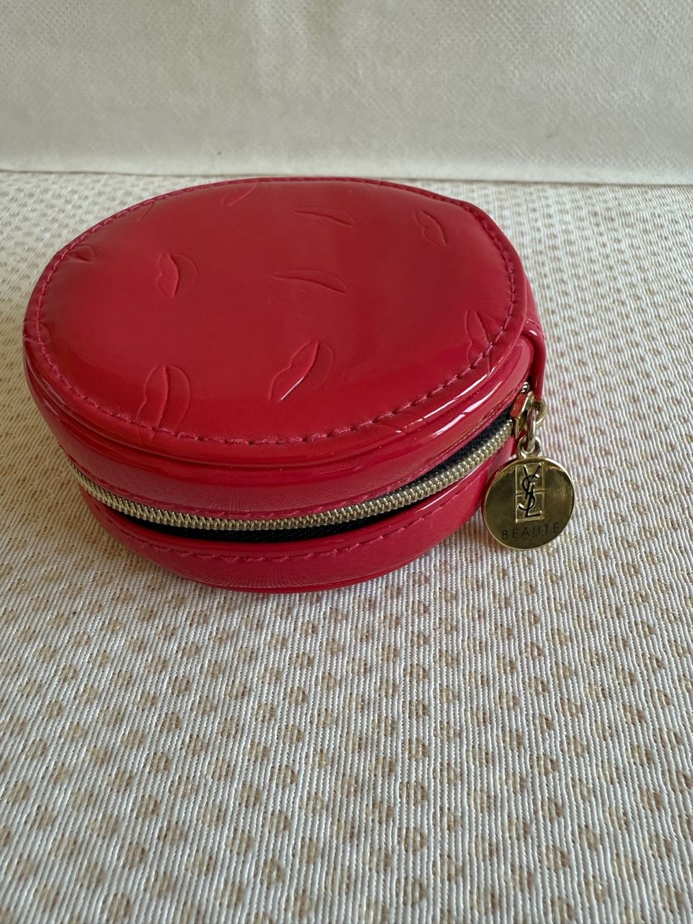 Saint Laurent Custodie per cosmetici: Yves Saint Laurent  - trousse à maquillage – Usato da Sion venduto da accroshoes