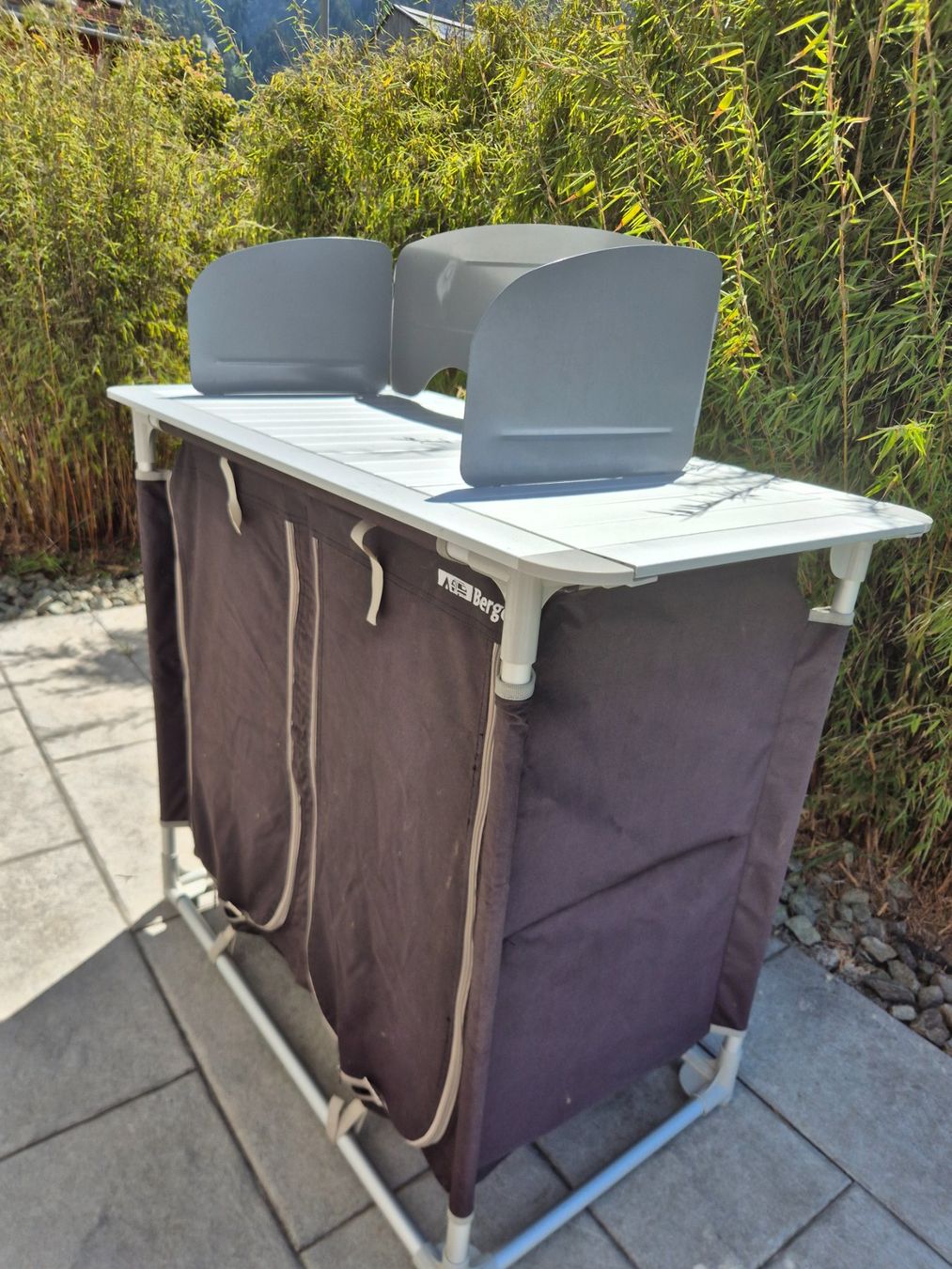 Cucine complete: Berger Camping Kochstation mit Windschutz – Usato da Pratval venduto da RicoR79 2