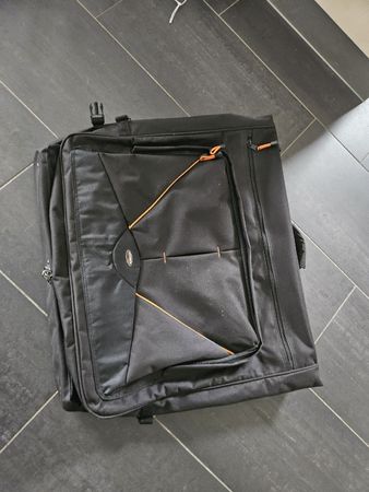 Praktischer Kleidersack / Anzugsack für Reise, Schwarz