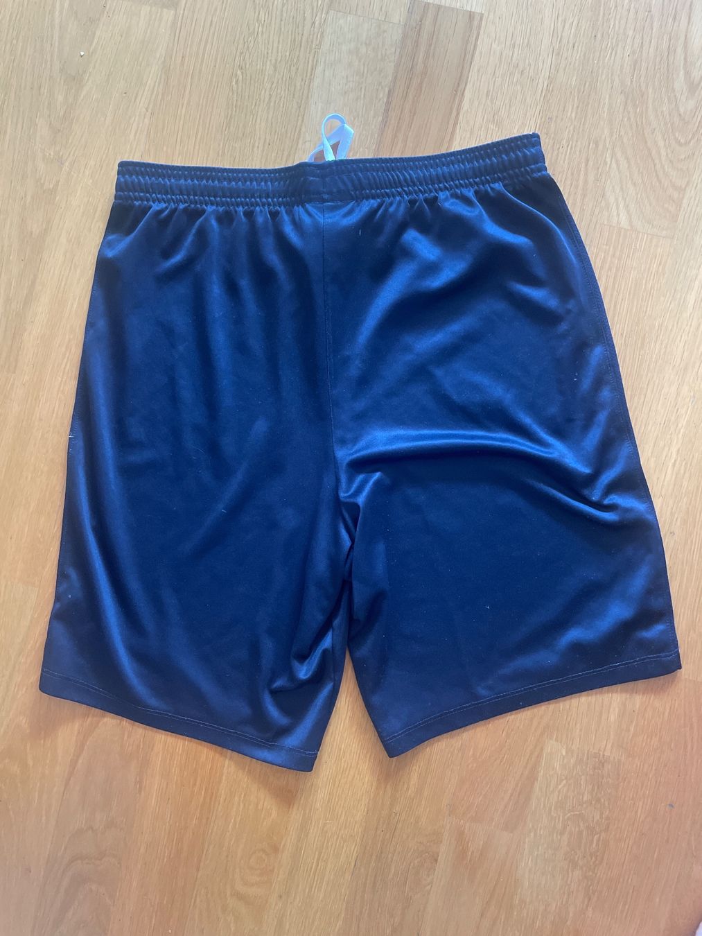 Nike Pantaloni: Nike Shorts – Usato da Zürich venduto da ele_n2mn 2