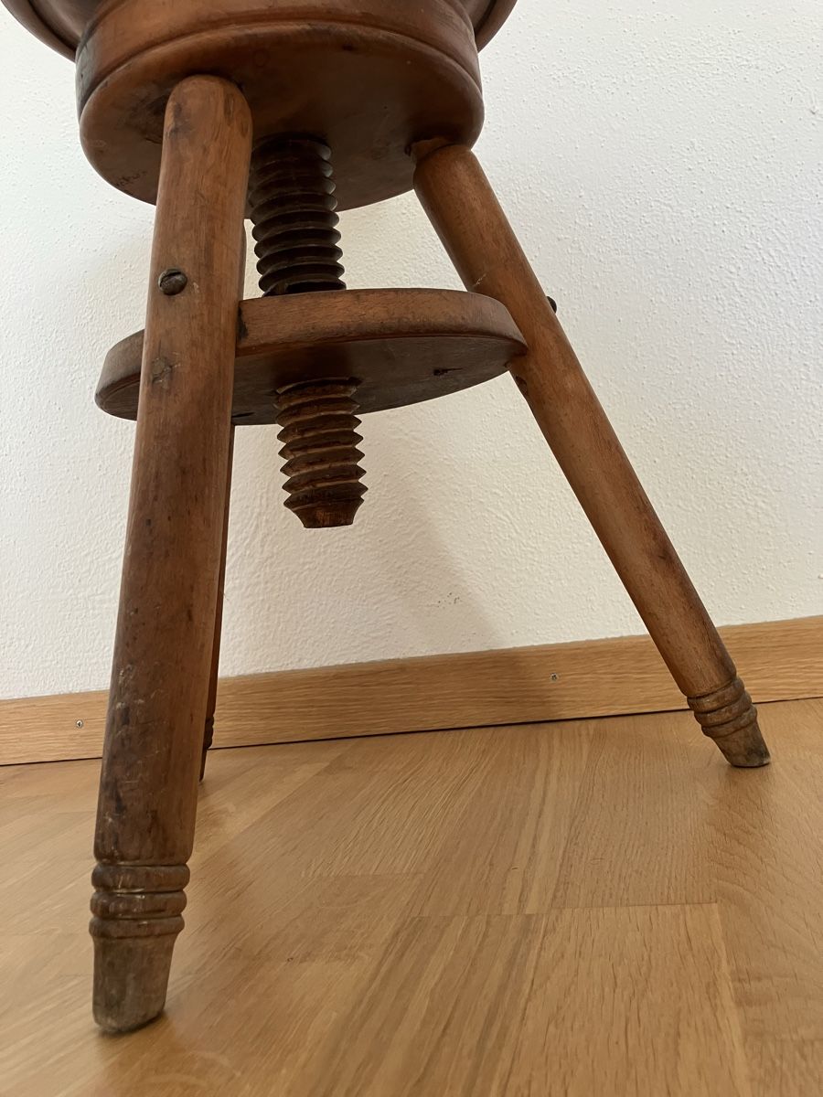 Hocker: Antiker Drehhocker  – Gebraucht aus Zürich von Wooha 1