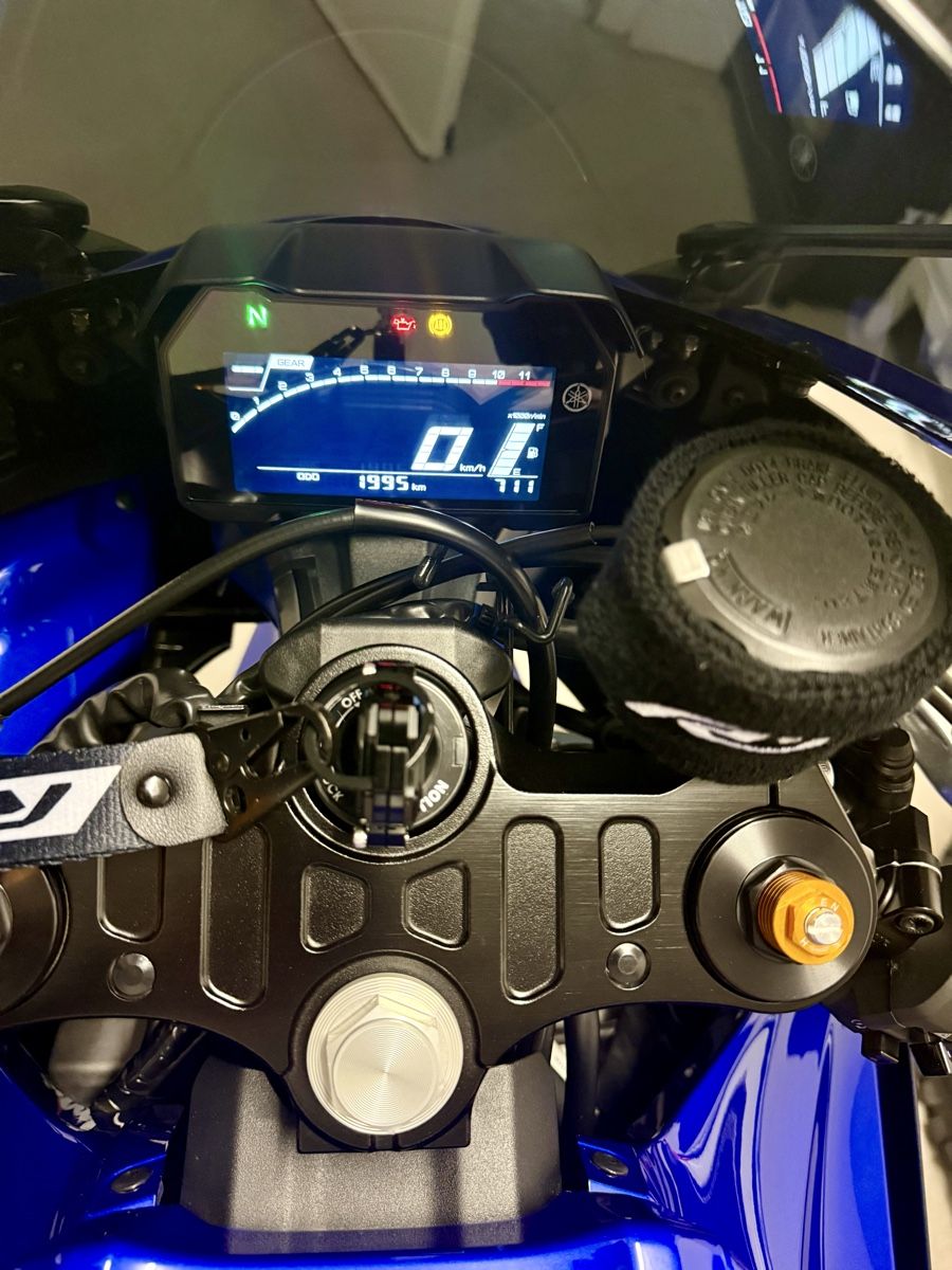 Yamaha Strada: 35kw Yamaha r7 / Icon Blue / 2000km – Usato da Laupen ZH venduto da Corvinetto 8