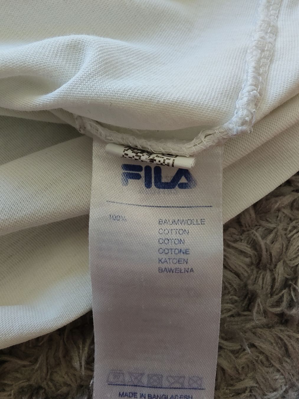 Fila T-shirt: Fila T Shirt – Usato da Pieterlen venduto da Saemelili 7