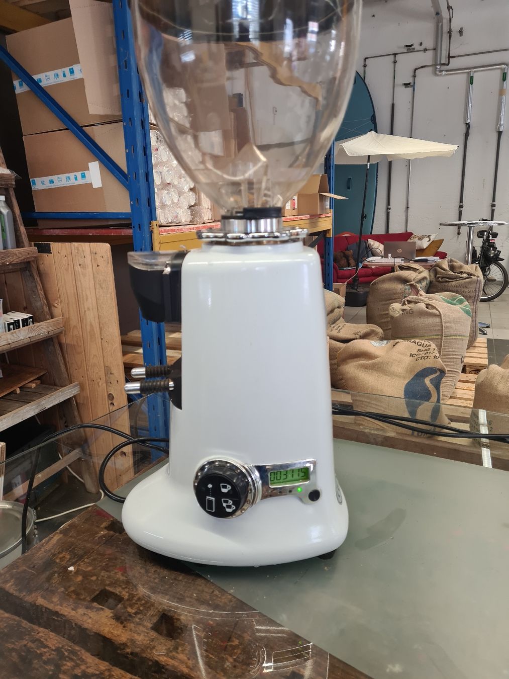 Macchine per caffè & Macchine per espresso: Espressomühlen Hey Cafe HC 600 – Usato da Stäfa venduto da Kaffeemanufaktur 1