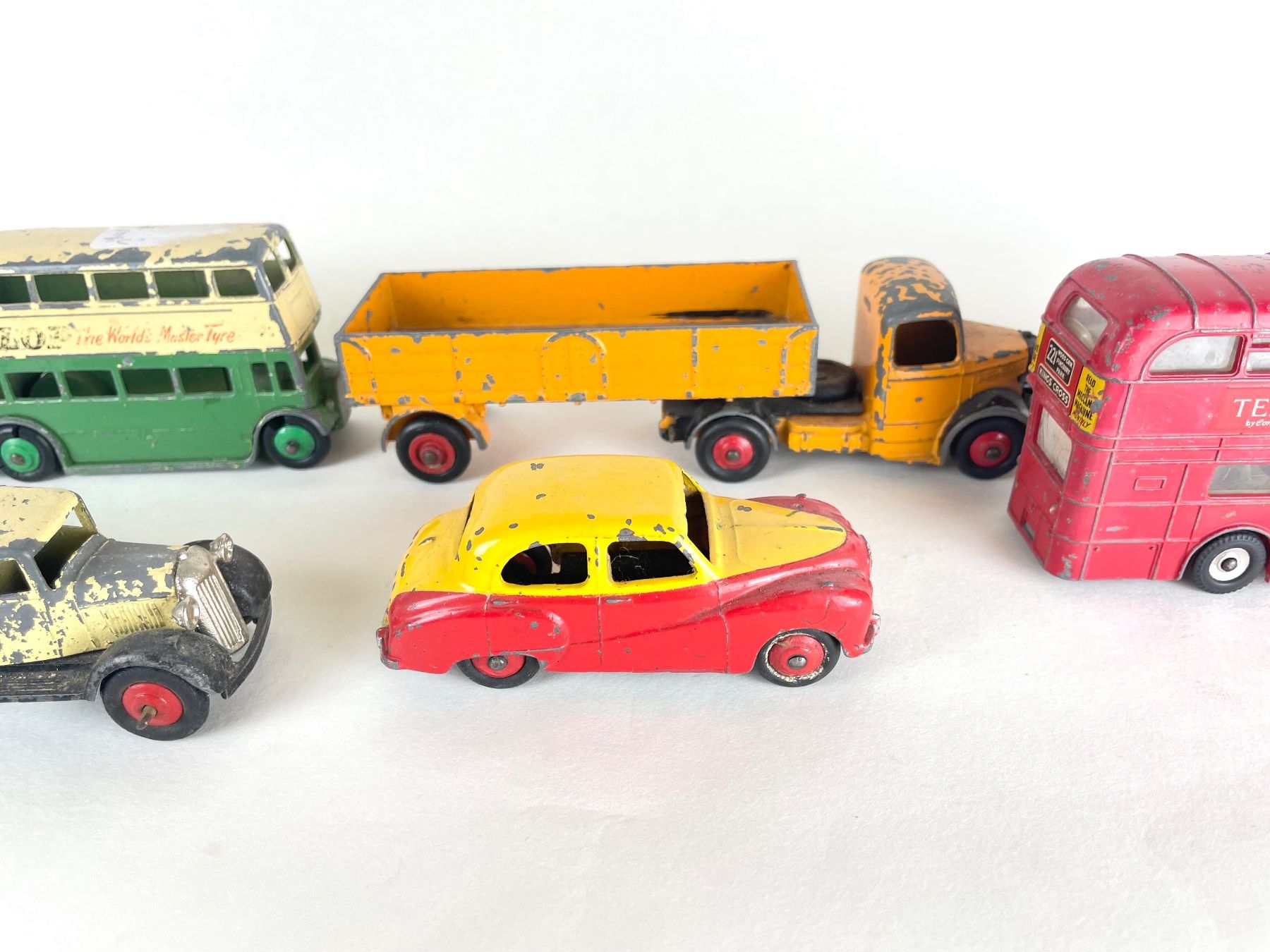 Dinky Toys Modellini d'auto: Vintage Dinky Vehicles – Usato da Genthod venduto da lightyear63 4