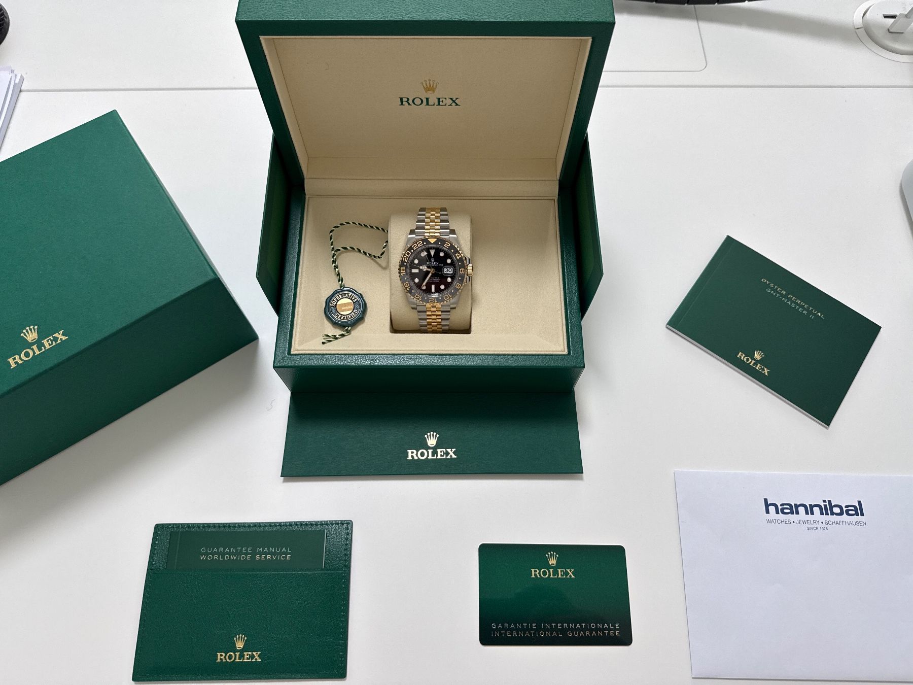 Rolex Orologi: Rolex GMT-Master II Zombie May 2026 - Complet Set! – Nuovo e nell'imballaggio originale da Zürich venduto da FO2025 1