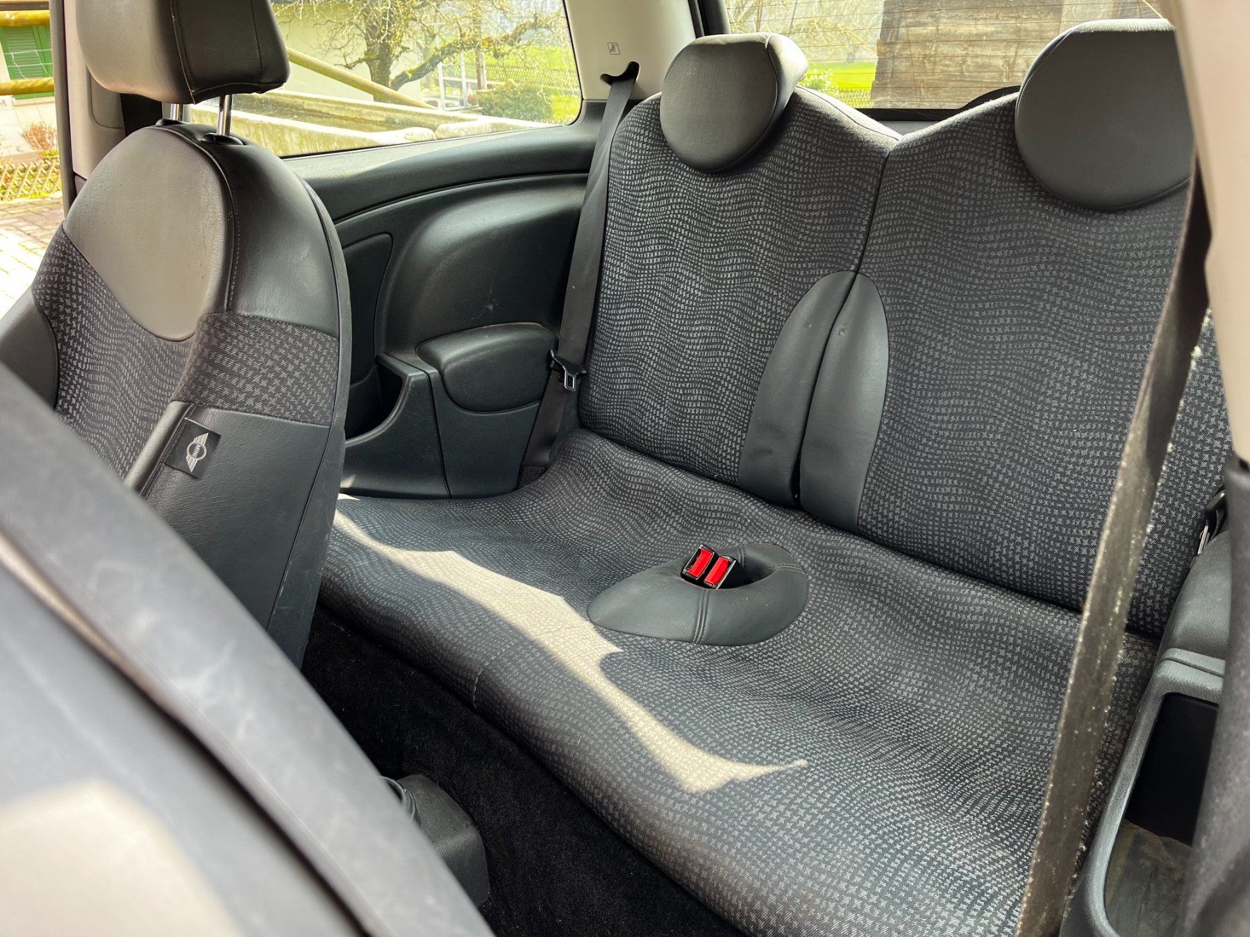 Mini Automobili: Mini Cooper 1.6 Jg. 2002 – Usato da Bern venduto da 9lxp2 7