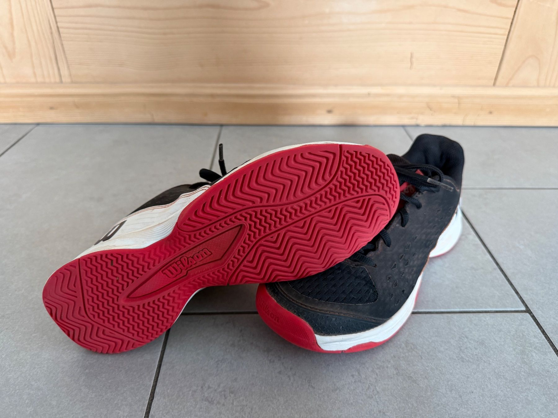 Wilson Scarpe per ragazzi: Wilson Tennisschuh Grösse 39 – Usato da Uttigen venduto da Telemark72 1