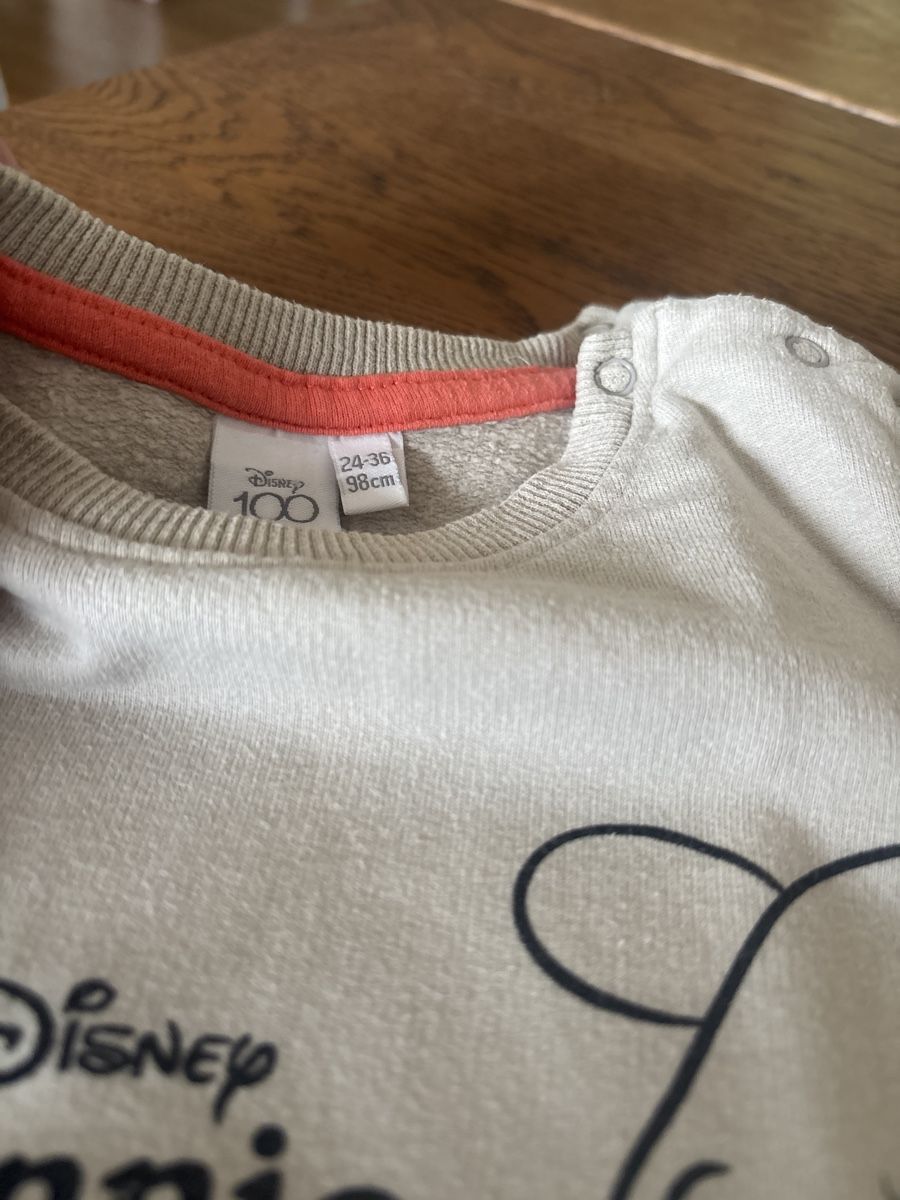 Maglioni & Felpe: Pullover Winnie Pooh, Grösse 98 – Usato da Untervaz venduto da Efri33 1