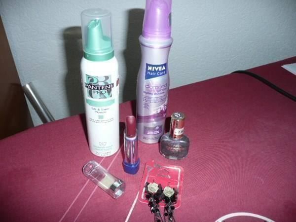 Make-up: Lippenstift,Ohrring,Nagelack 5 teilig – Neu (gemäss Beschreibung) aus Zug von falama 1