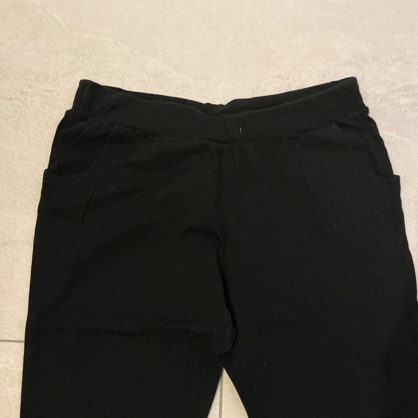 Pantaloni: Schwarze bequeme 3/4 Hose  Gr.L – Usato da Würenlos venduto da sweety5436 1