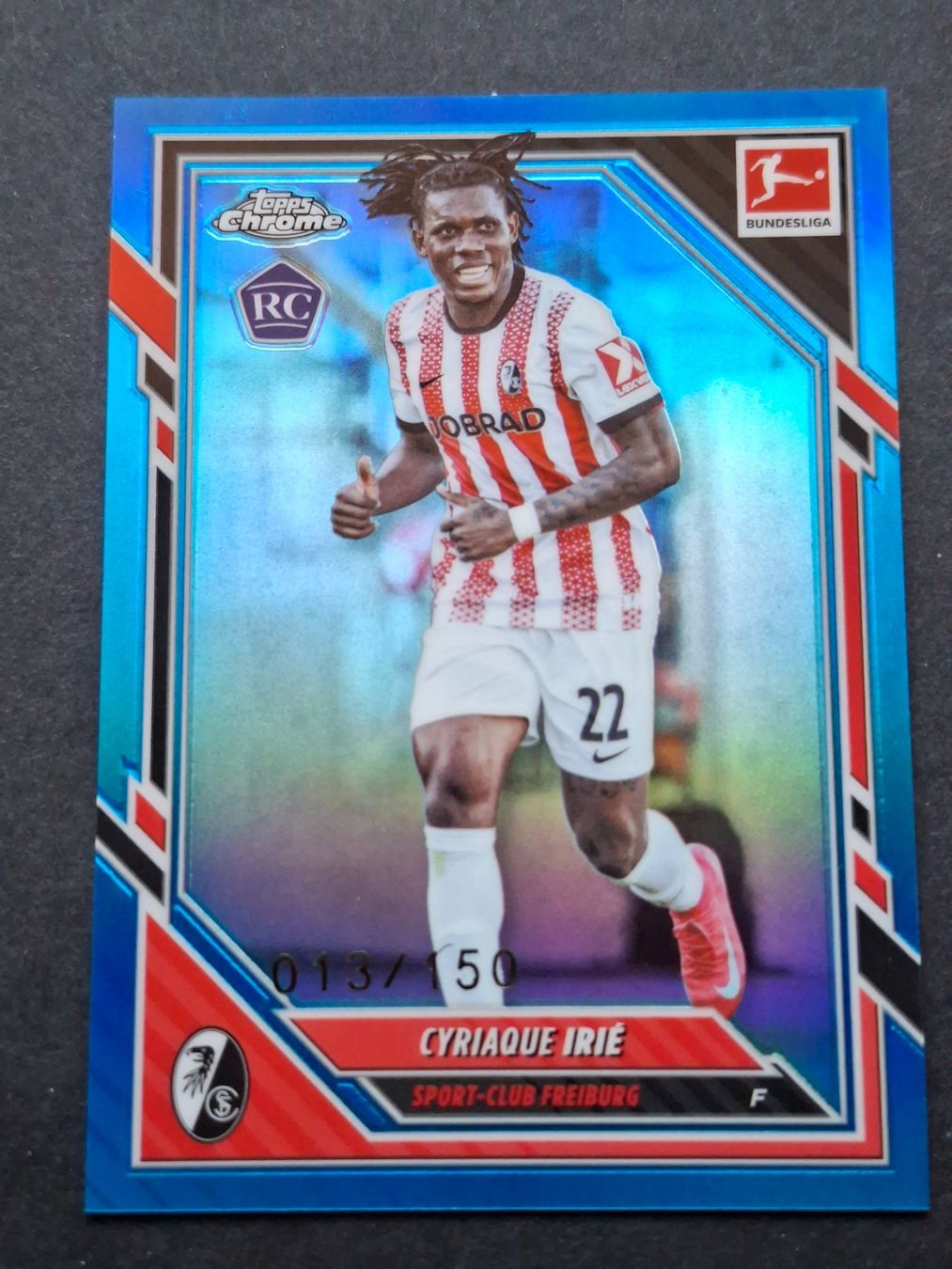 Topps Sammelbilder & Trading cards: Cyriaque Irié /150 Blue Refractor Freiburg Chrome 25-26 – Gebraucht aus Olten von cweb