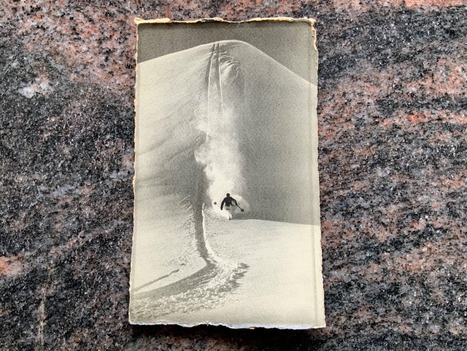 Cartoline postali: Ansichtskarte mit Skifahrer, gelaufen 1925 – Usato da Vellerat venduto da joromaur