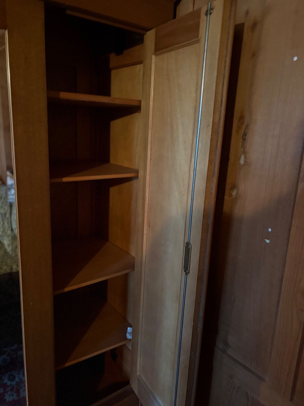 Armadi: Kleiderschrank Antik – Usato da Schönholzerswilen venduto da friday-night 2