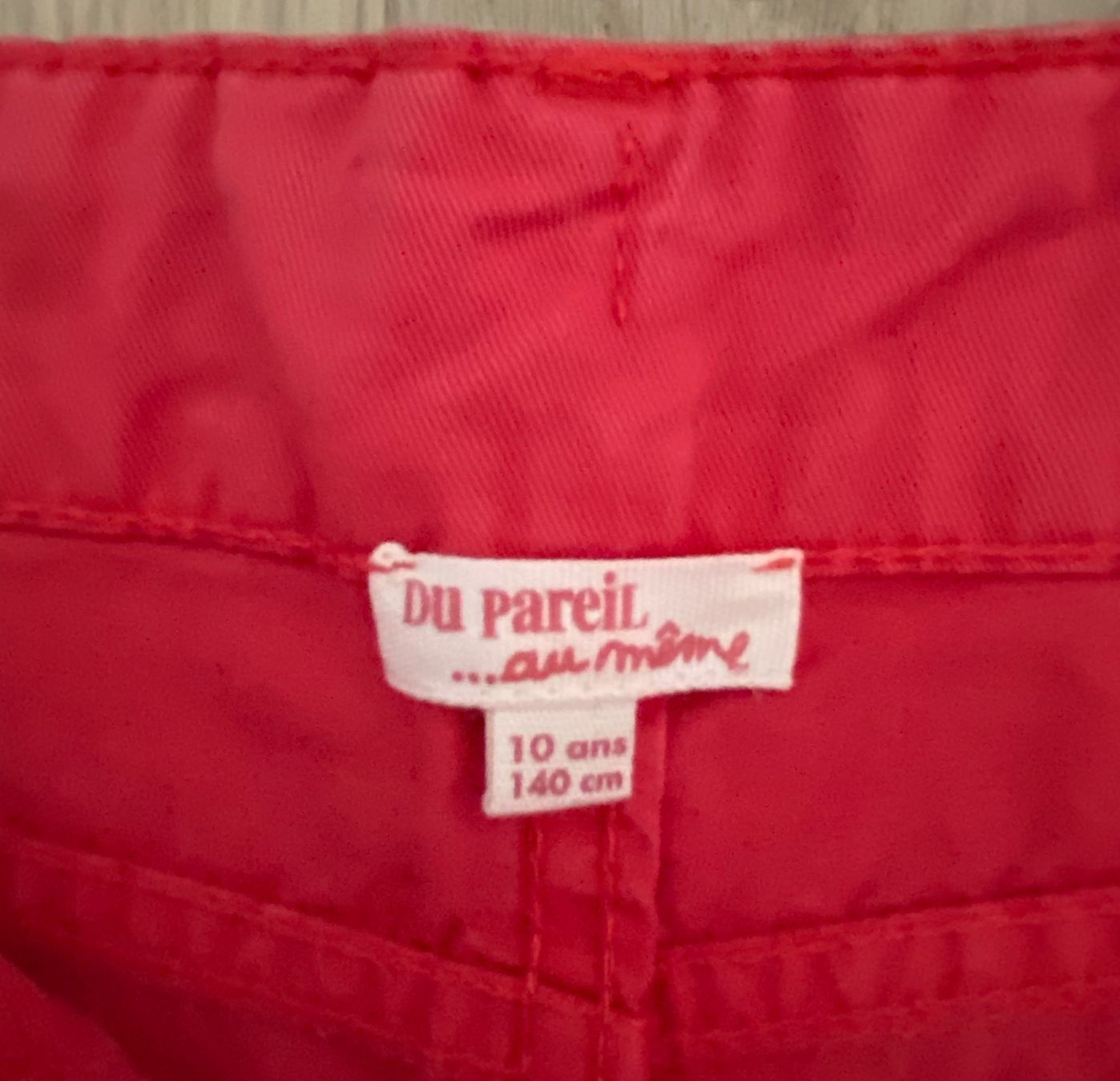 Du Pareil au Même Pantaloni: DPAM Bermuda rouge poches cargo t.140 / 10 ans – Nuovo (secondo la descrizione) da Genève venduto da kik_8jd6 1