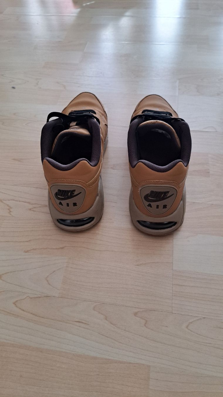Nike Herrenschuhe: Schuhe – Neu (gemäss Beschreibung) aus Winterthur von 1977Ferrari 2