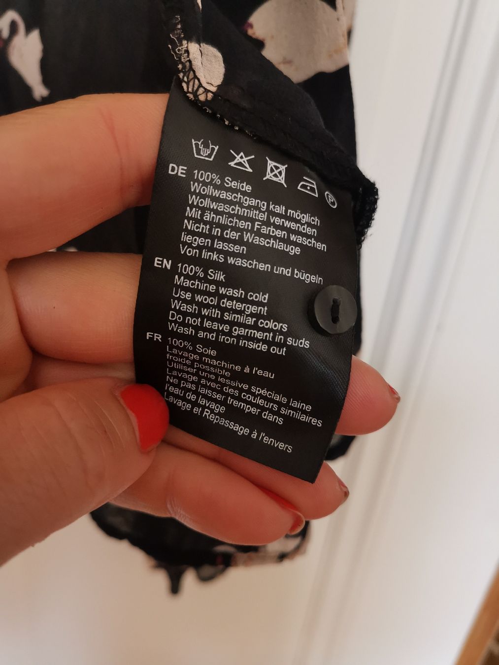 Hallhuber Blusen: Seidenbluse von Hallhuber, Schwäne  – Gebraucht aus Uerikon von pink_flamingo 2