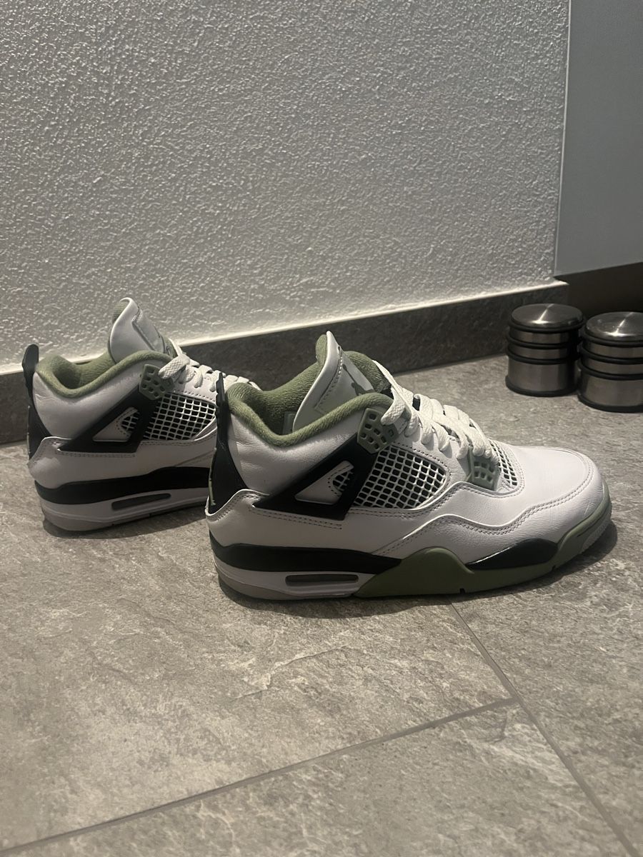 Scarpe da donna: Jordan 4 Retro Seafoam – Nuovo (secondo la descrizione) da Neftenbach venduto da anisha_capone 4